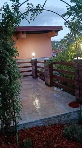 Apartment Kuca Pogled